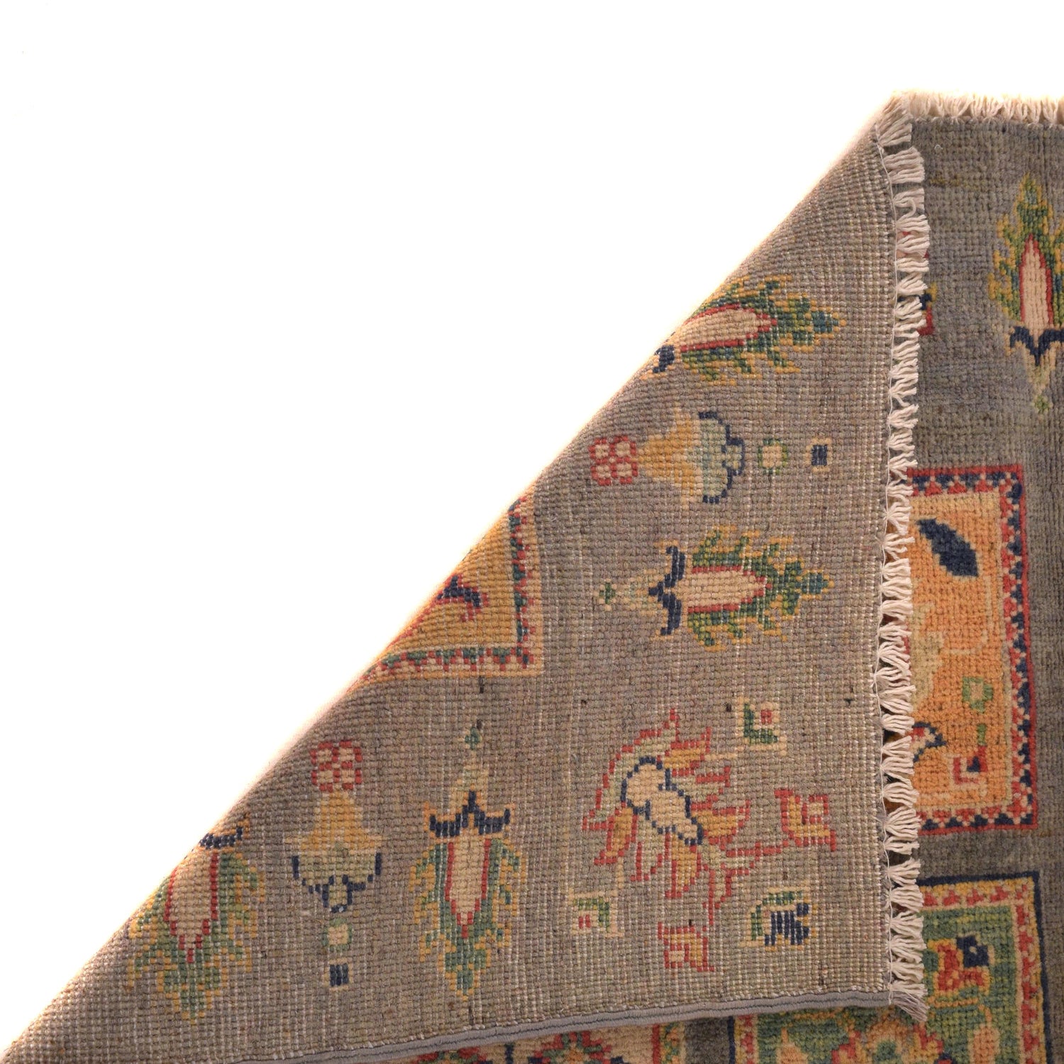 Oriental Bakhtiar Area Rug 3' 11" x 5' 10" ft / 120 x 177 cm - No. W34132