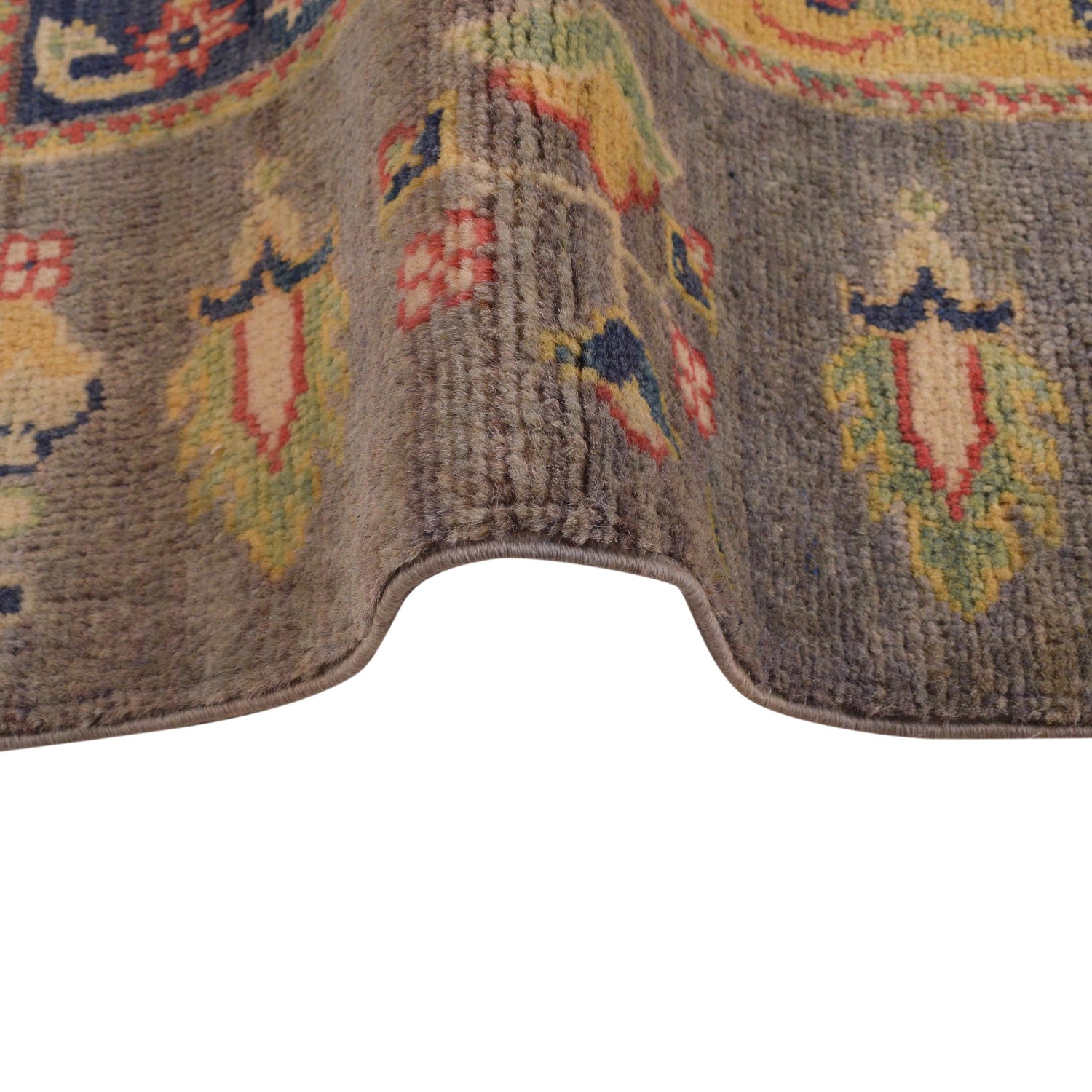 Oriental Bakhtiar Area Rug 3' 11" x 5' 10" ft / 120 x 177 cm - No. W34132