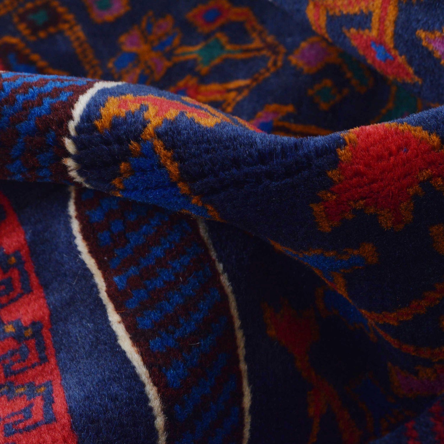 Baluch Small Size Rug 2' 6" x 3' 5" ft / 75 x 103 cm - No. W35929