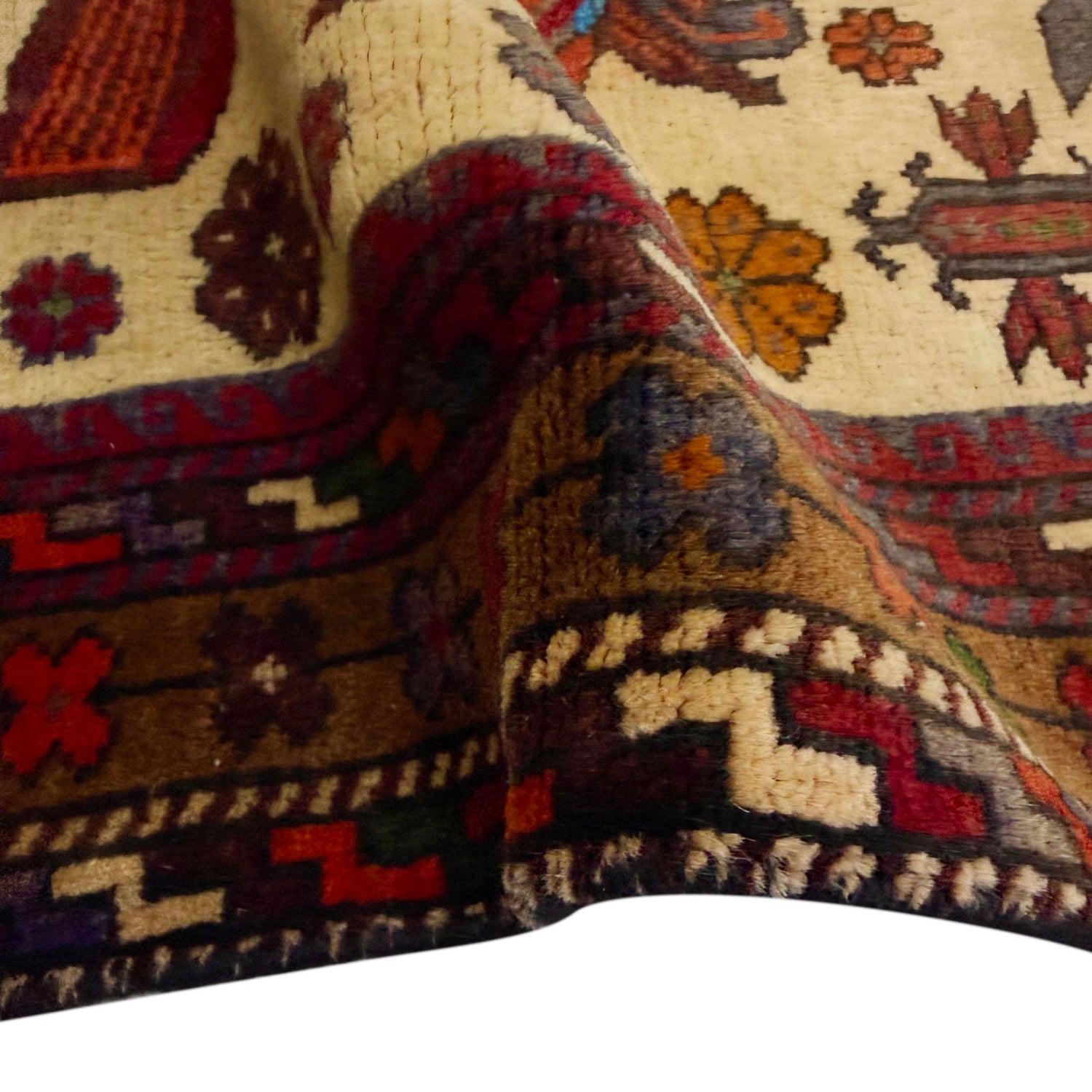 Traditional Baloch Rug 3' 5" x 4' 8" ft / 105 x 141 cm - No. W36721