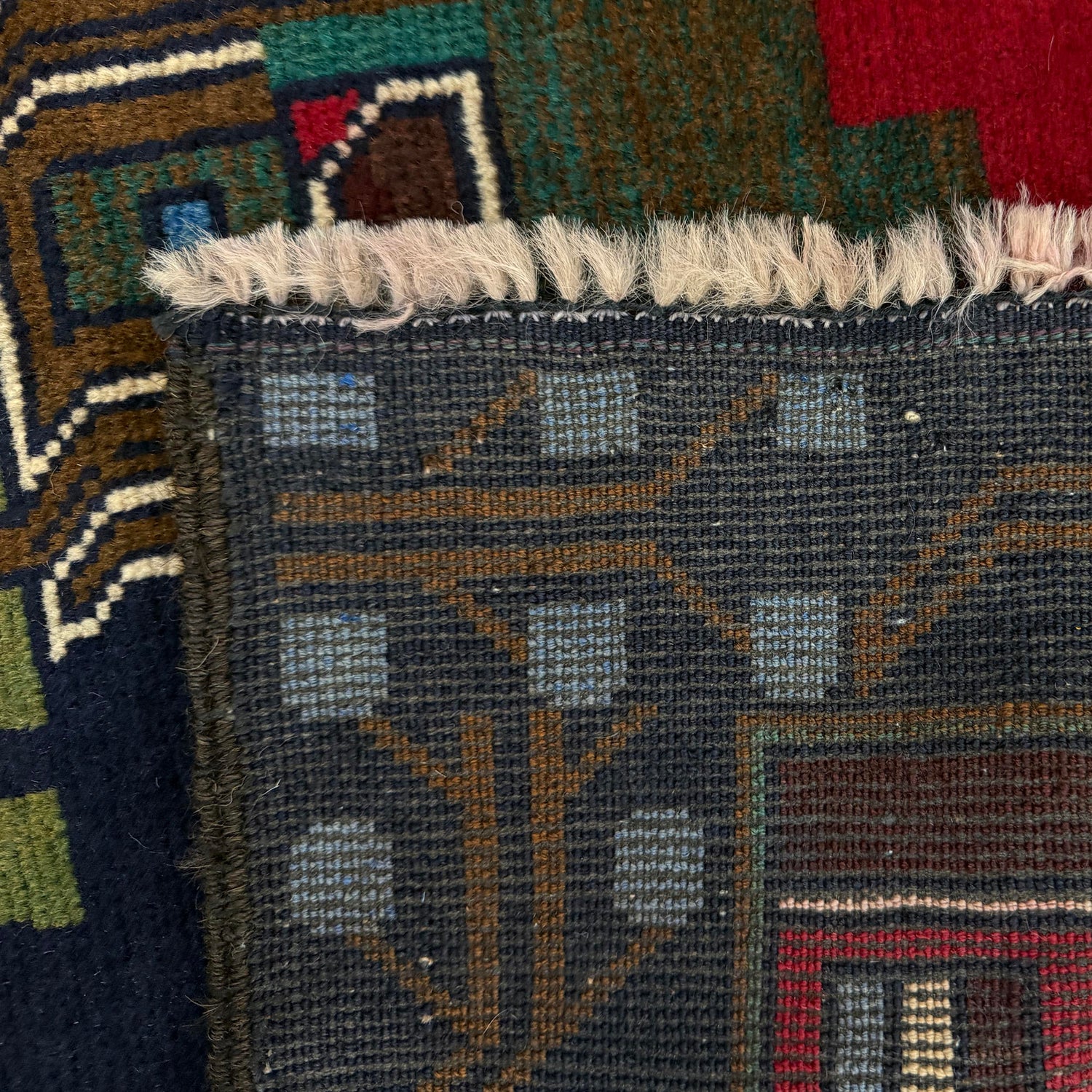 Handmade Pictorial Carpet 2' 6" x 4' 4" ft / 76 x 132 cm - No. W37610