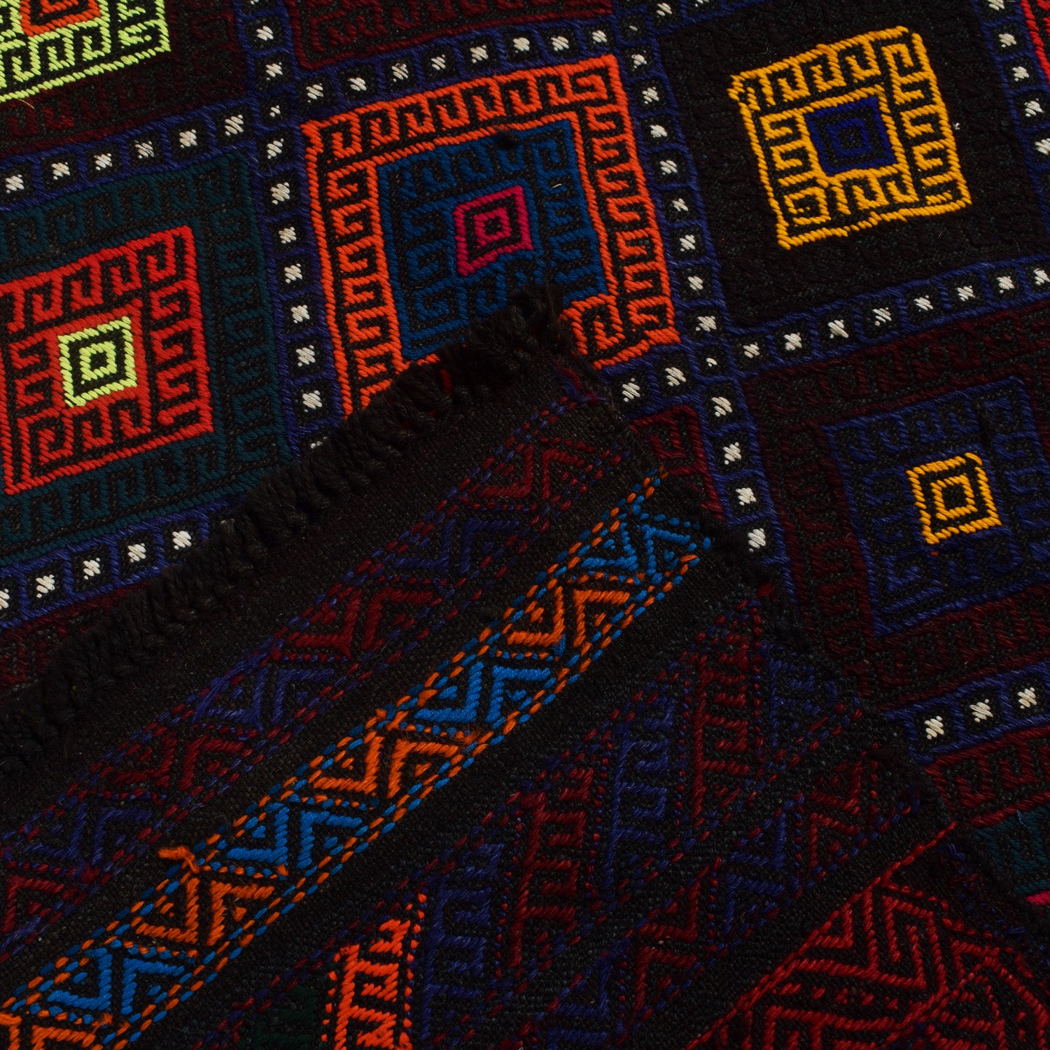 Hand Knotted Suzuni Kelim 4' 5" x 6' 11" ft / 134 x 212 cm - No. Y12935