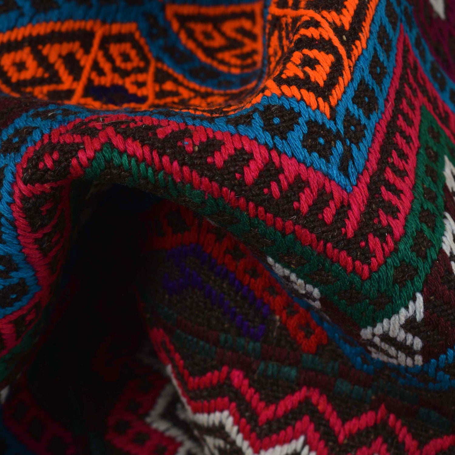 Short Kilim Runner 2' 0" x 7' 6" ft / 60 x 228 cm - No. Y15111