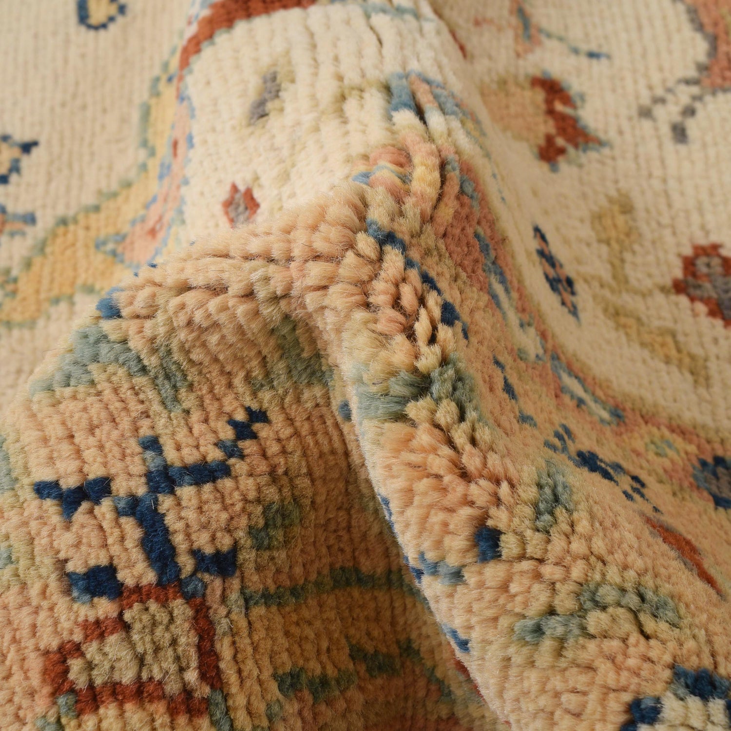 Handmade Picture Area Rug 4' 4" x 5' 10" ft / 133 x 177 cm - No. Y33028