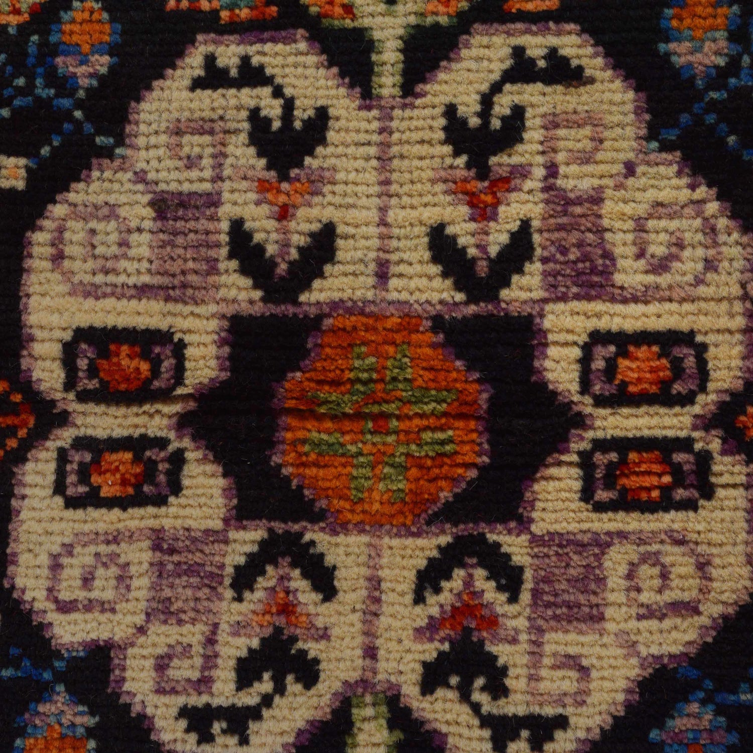 Shirazi Hand Knotted Carpet 6' 8" x 9' 8" ft / 202 x 295 cm - No. Y35651