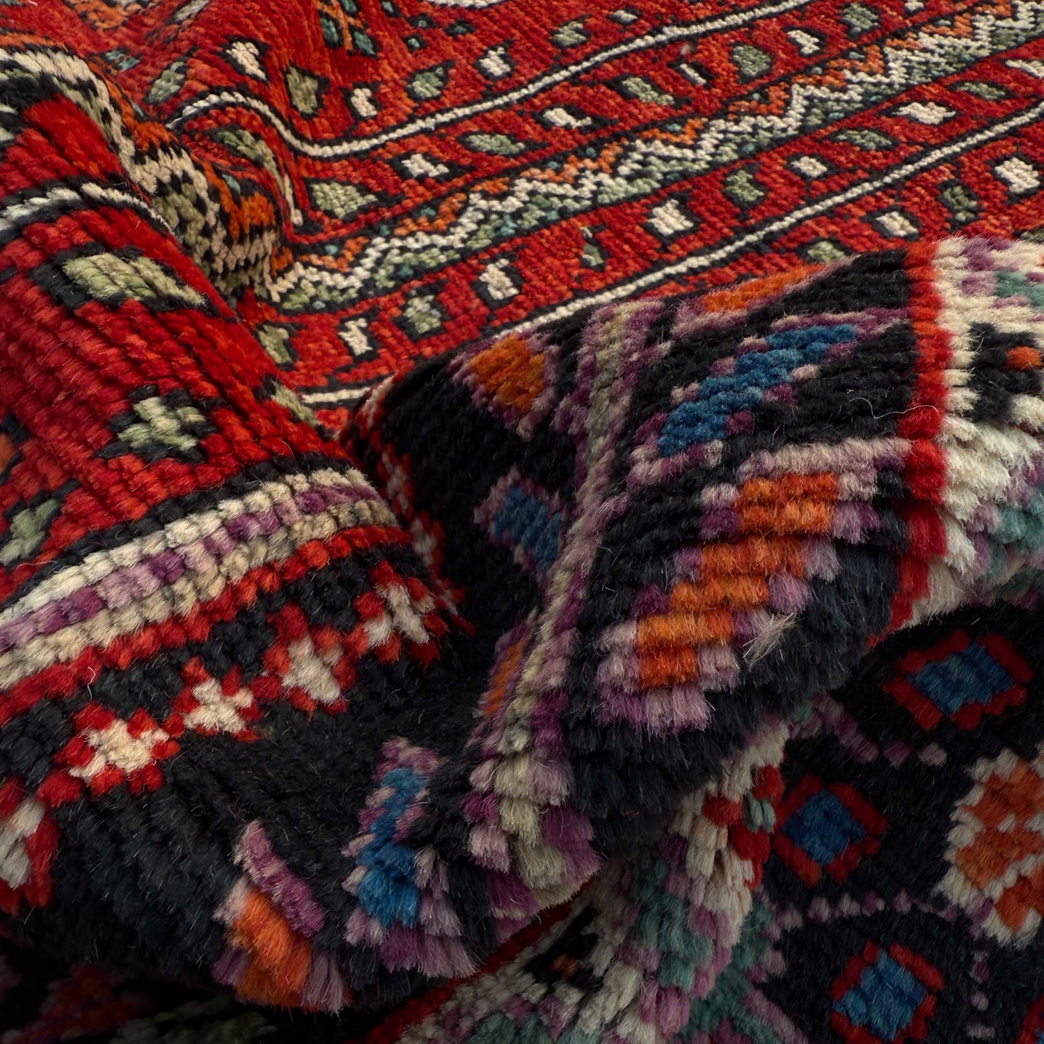 Shirazi Hand Knotted Carpet 6' 9" x 10' 0" ft / 206 x 305 cm - No. Y37284