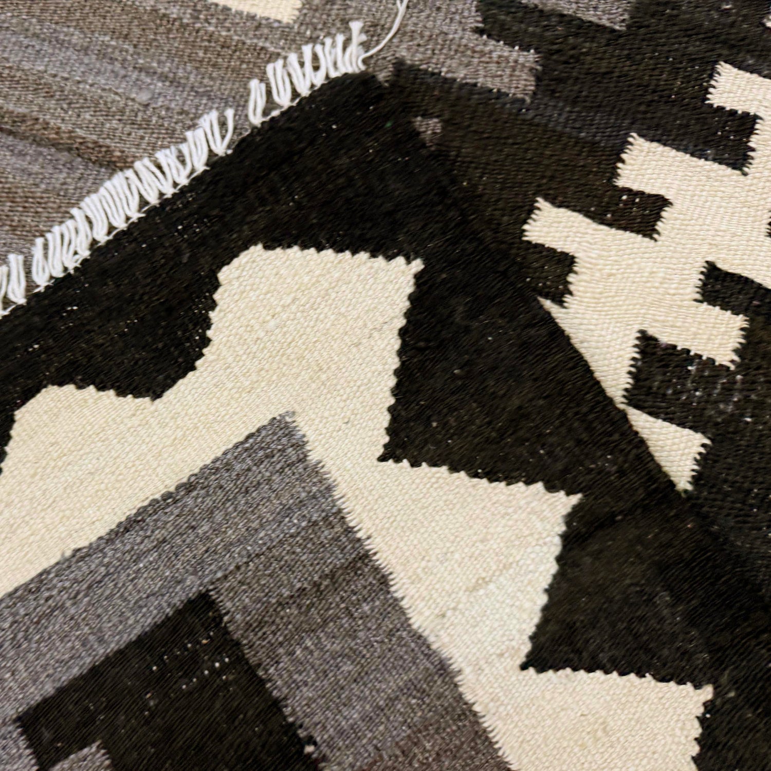 Handmade Turkish Design Wool Kilim 5' 7" x 7' 11" ft / 170 x 241 cm - No. Y39090