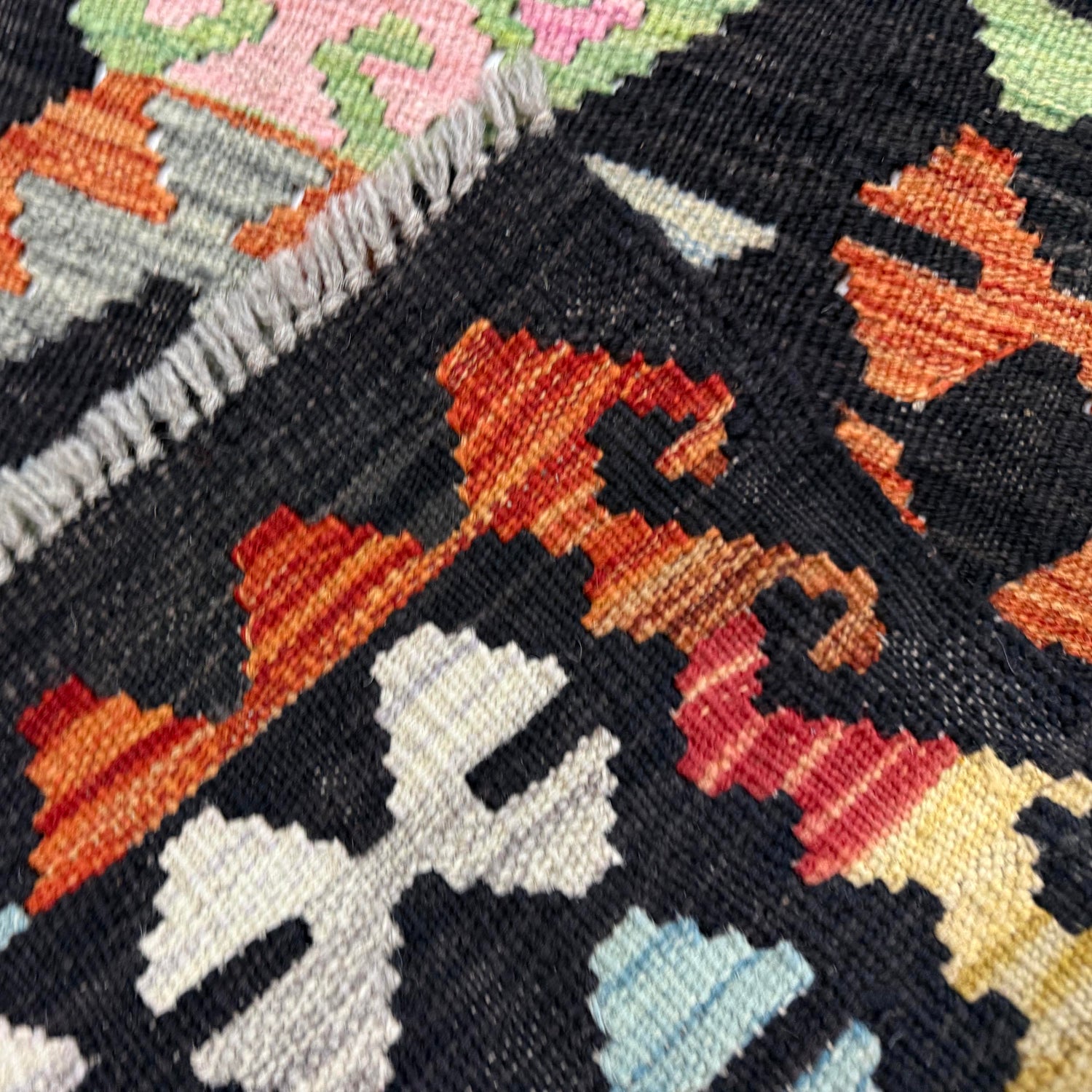 Hand Woven Wool Kelim Runner 2' 6" x 9' 9" ft / 77 x 298 cm - No. Y39105