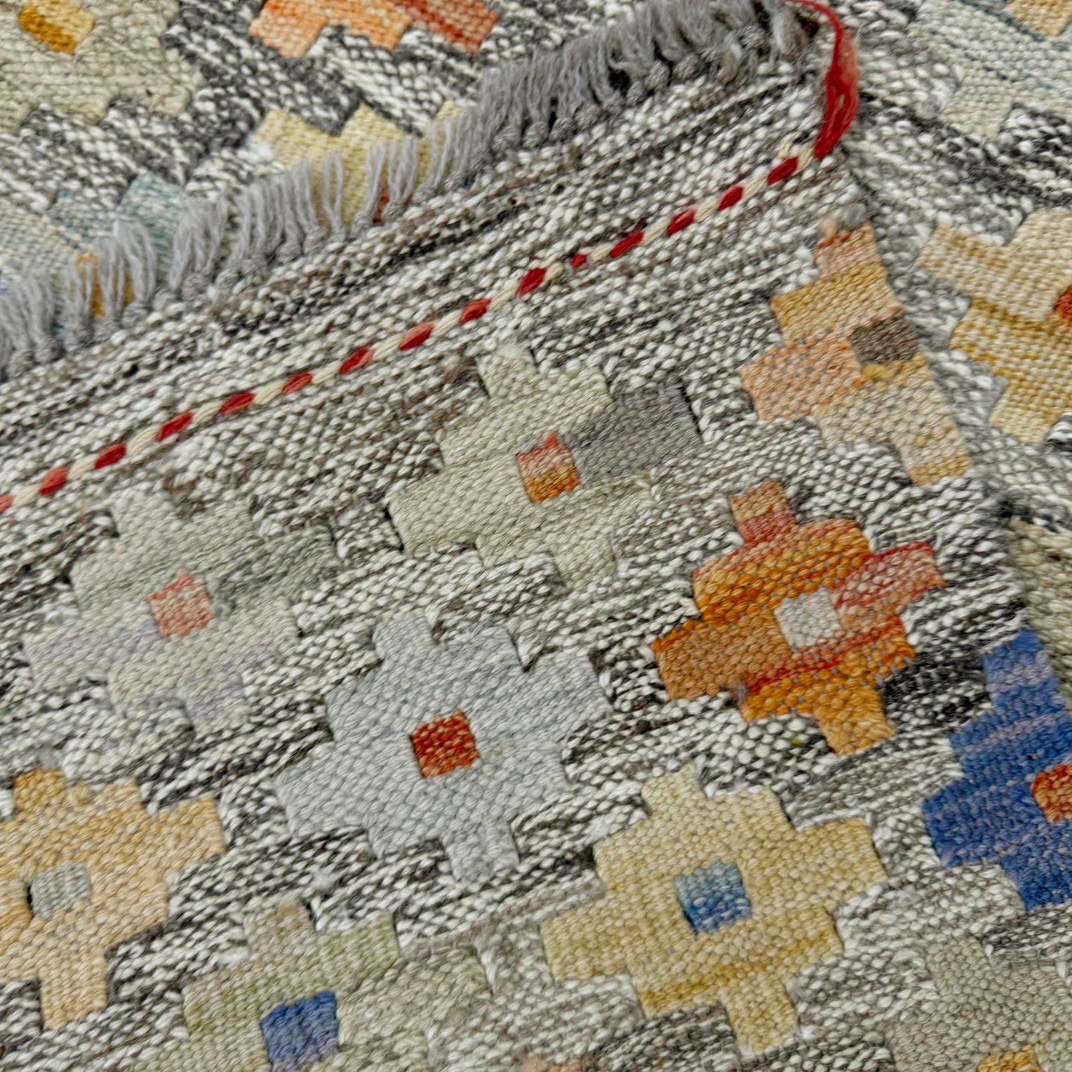 Medium Size Chobi Kilim 4' 11" x 6' 7" ft / 151 x 200 cm - No. Y39130