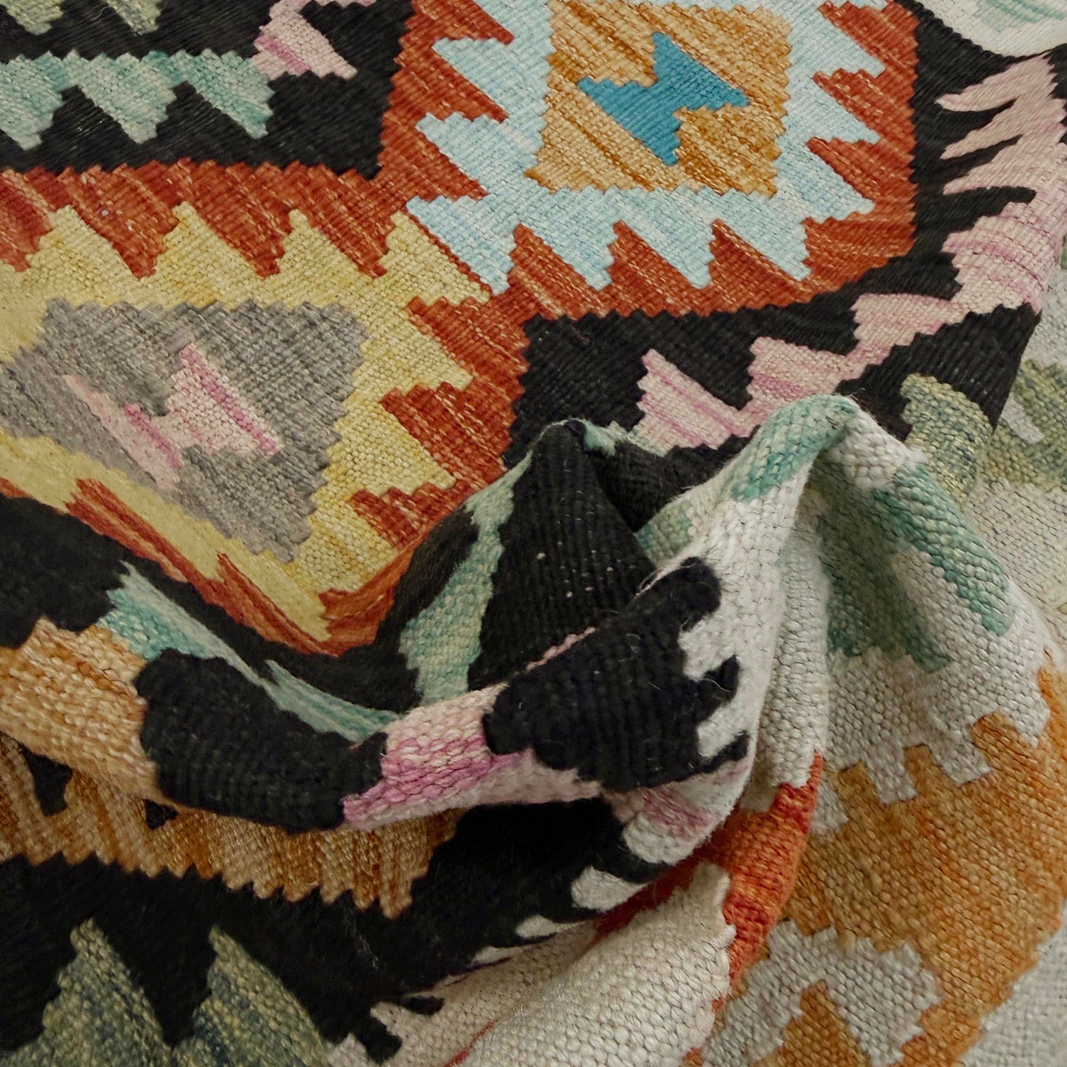 Multi Color ful Flat-Weave Wool Kilim 3' 3" x 4' 10" ft / 99 x 147 cm - No. Y39135