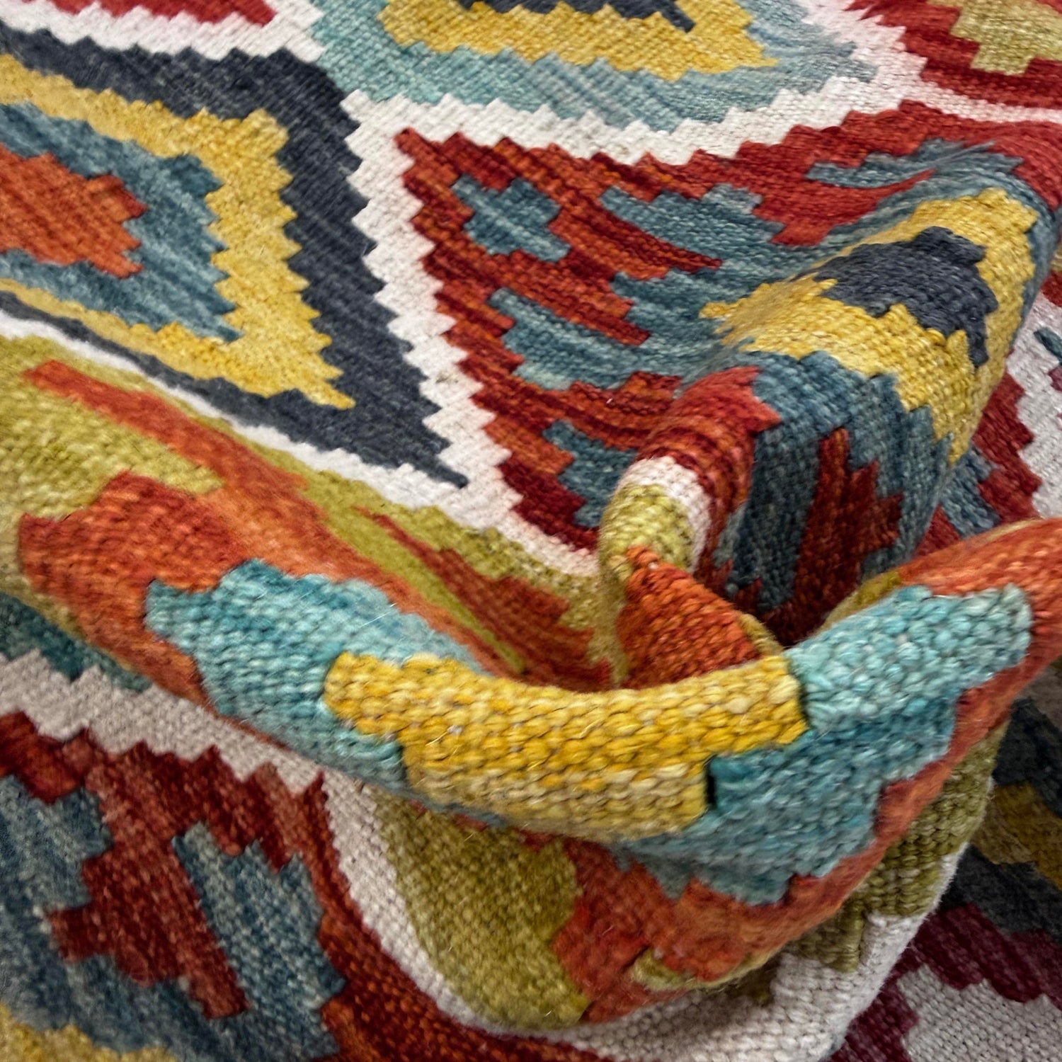 Multi Color ful Flat-Weave Wool Kilim 3' 4" x 4' 11" ft / 101 x 150 cm - No. Y39171
