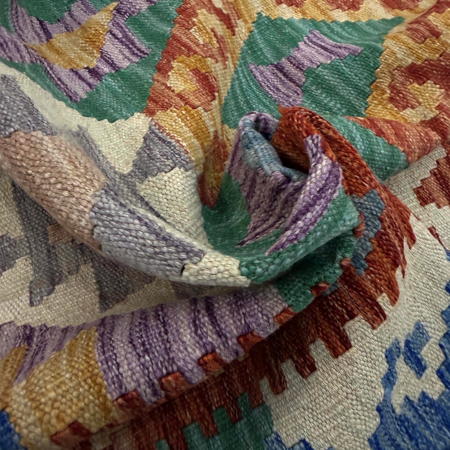 Multi Color ful Flat-Weave Wool Kilim 3' 11" x 6' 0" ft / 120 x 183 cm - No. Y39322