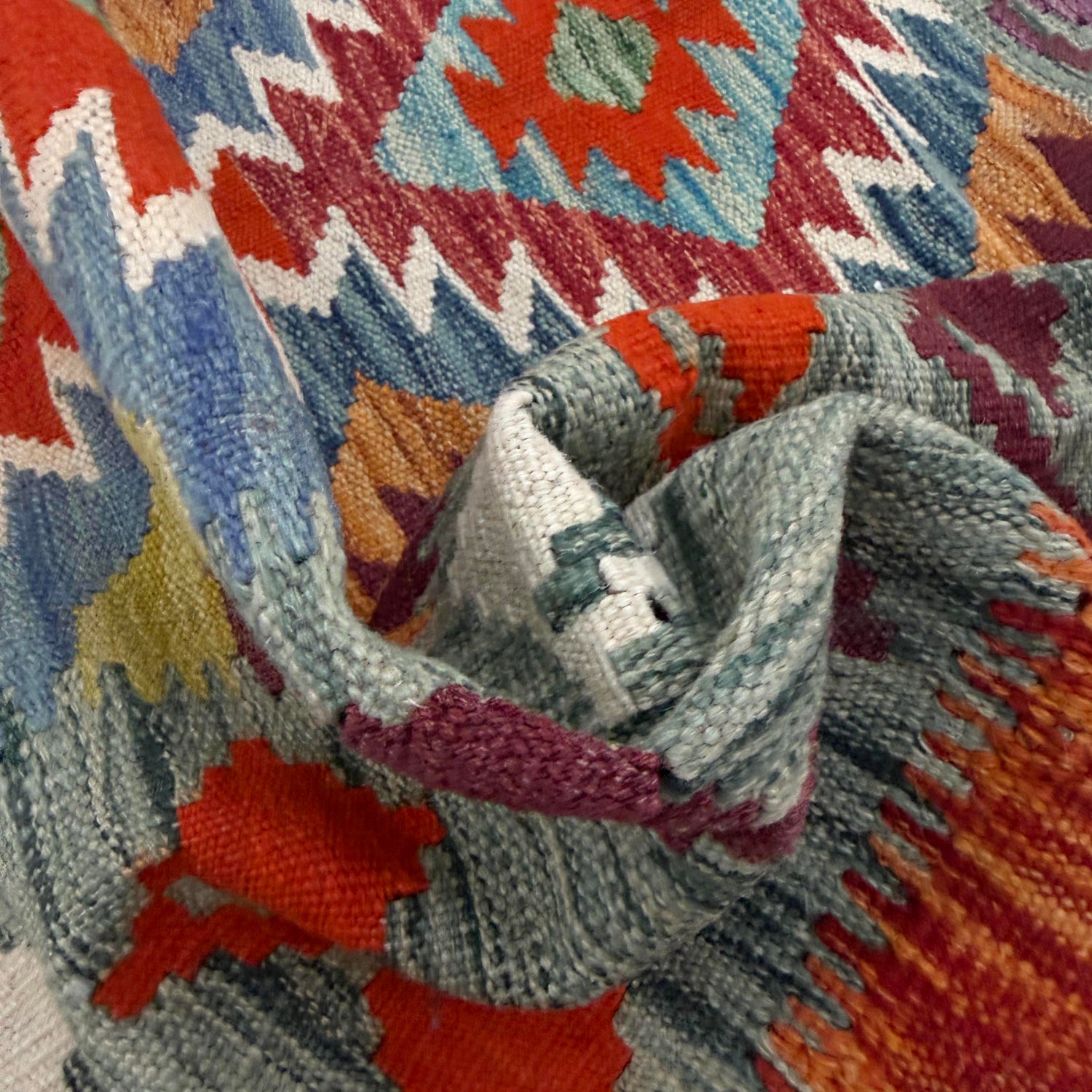 Handmade Turkish Design Wool Kilim 3' 9" x 4' 11" ft / 114 x 149 cm - No. Y39361