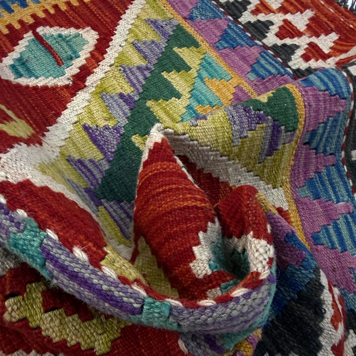 Hand Knotted Flatweave Kilim 2' 9" x 3' 11" ft / 85 x 120 cm - No. Y39386