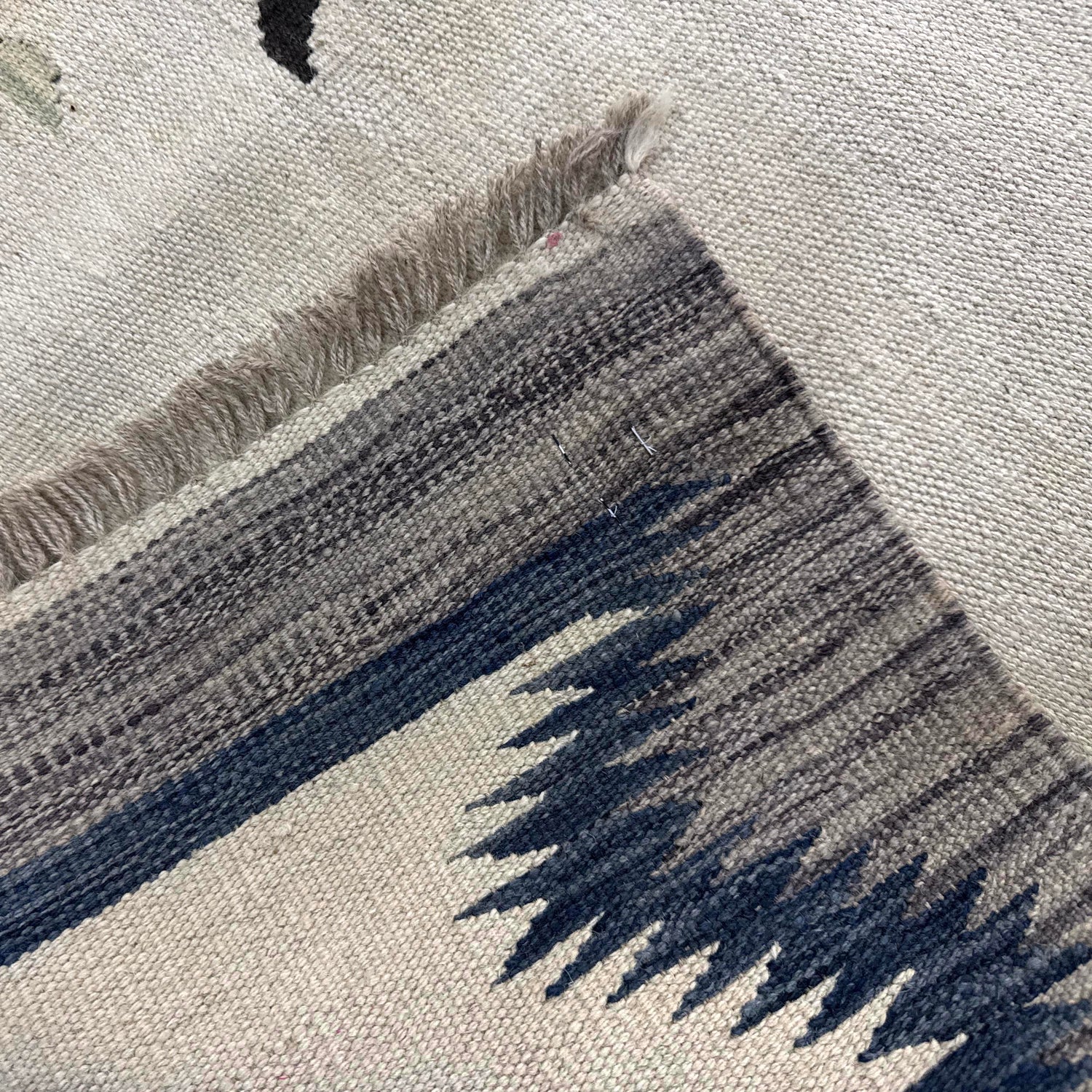 Pakistani Embroidery Kilim 8' 8" x 11' 10" ft / 264 x 360 cm - No. Y39435