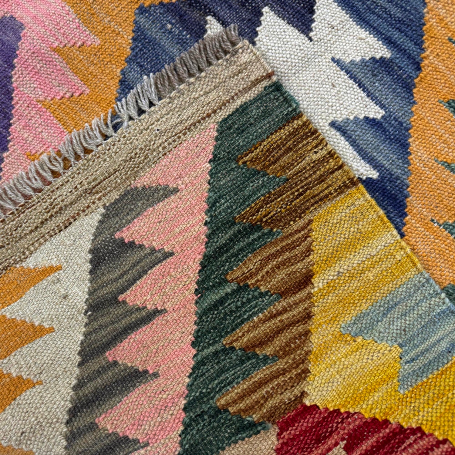 Small Size Chobi Kilim 4' 1" x 6' 0" ft / 125 x 183 cm - No. Y39482