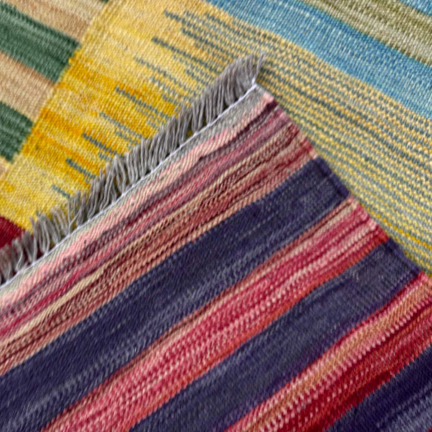 Medium Size Chobi Kilim 4' 9" x 6' 6" ft / 144 x 198 cm - No. Y39489