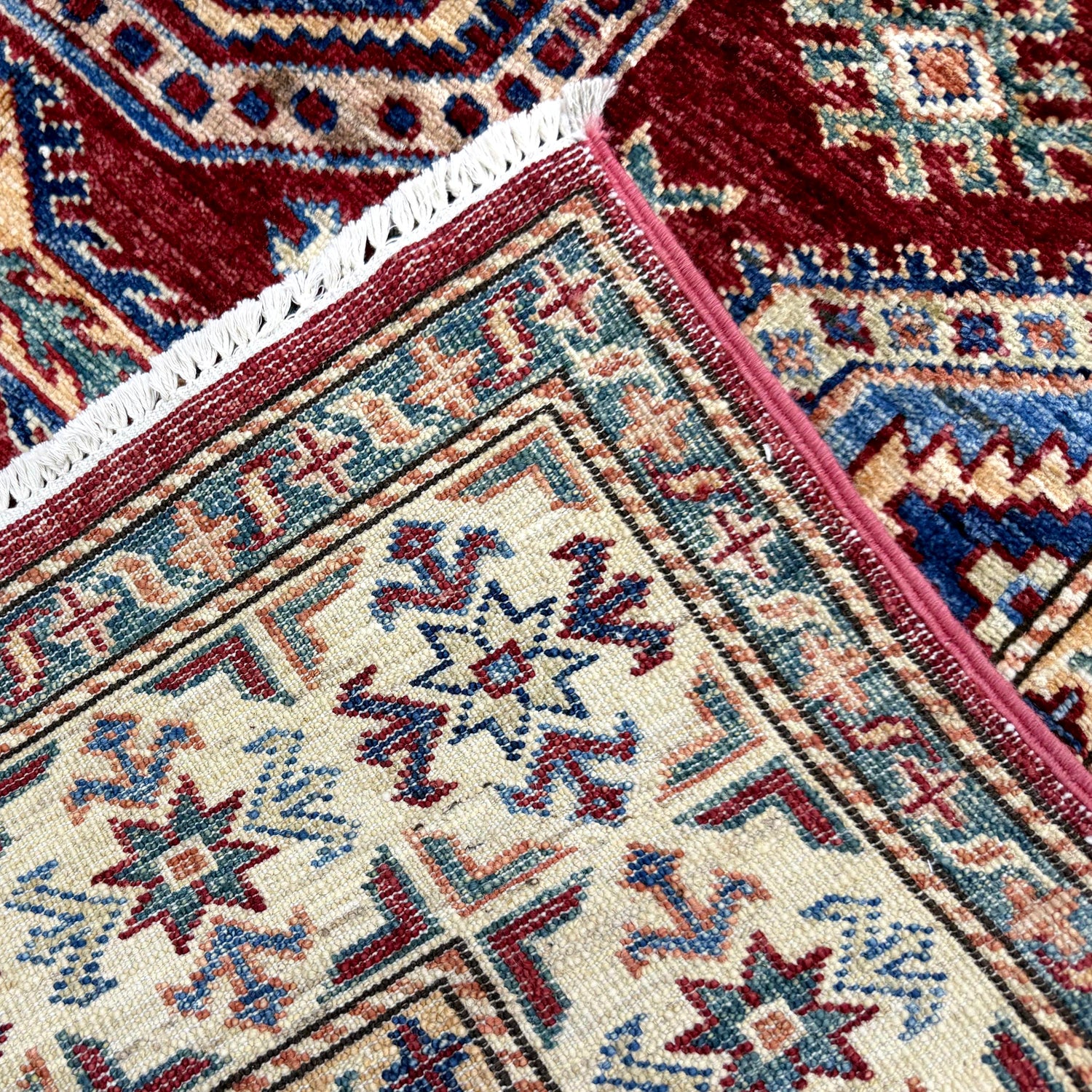 Fine Kazak Oriental Rug 4' 0" x 5' 11" ft / 123 x 181 cm - No. Y39555