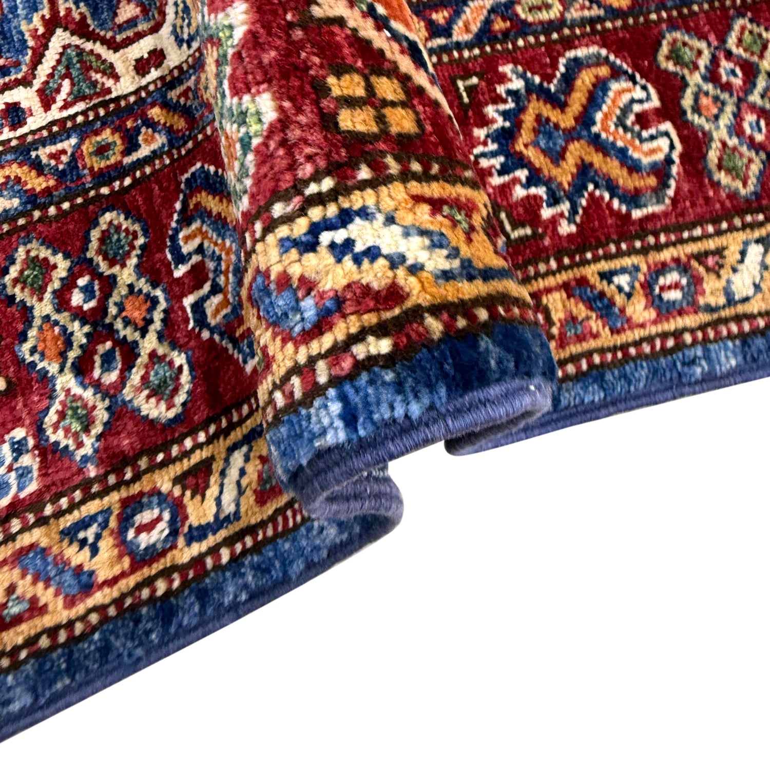 Supreme Kazak Carpet 3' 11" x 6' 1" ft / 120 x 186 cm - No. Y39556