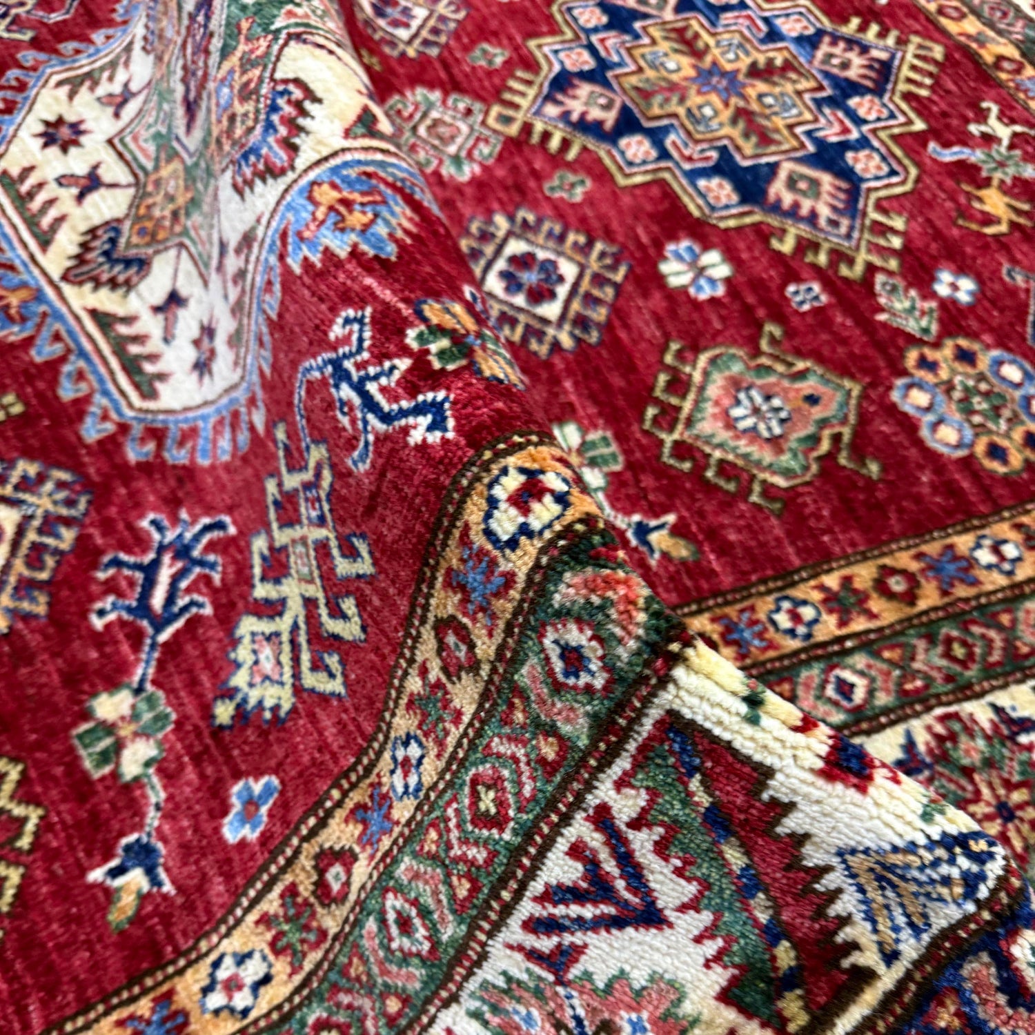 Fine Kazak Oriental Rug 5' 0" x 6' 8" ft / 153 x 203 cm - No. Y39559