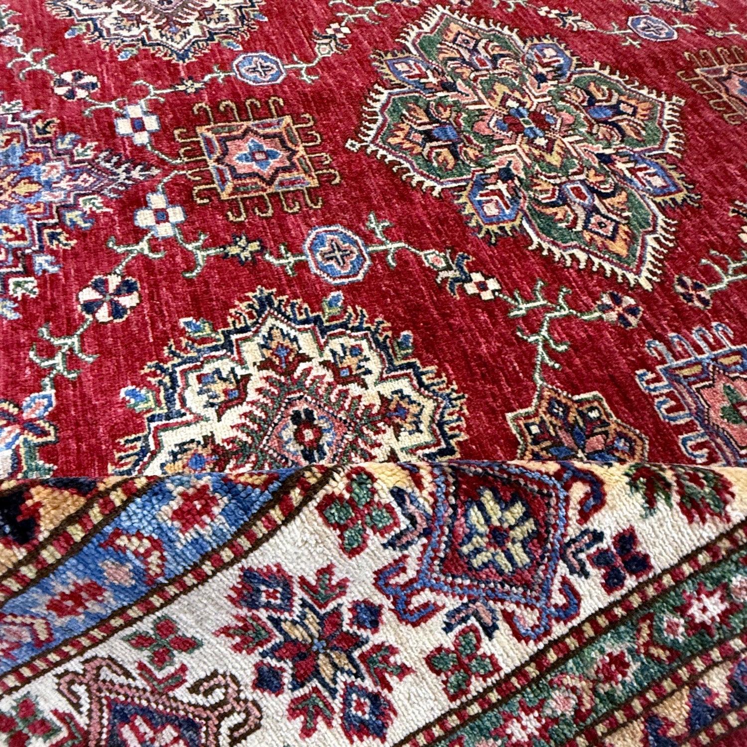 Luxury Fine Kazak Carpet 5' 7" x 7' 8" ft / 171 x 234 cm - No. Y39560