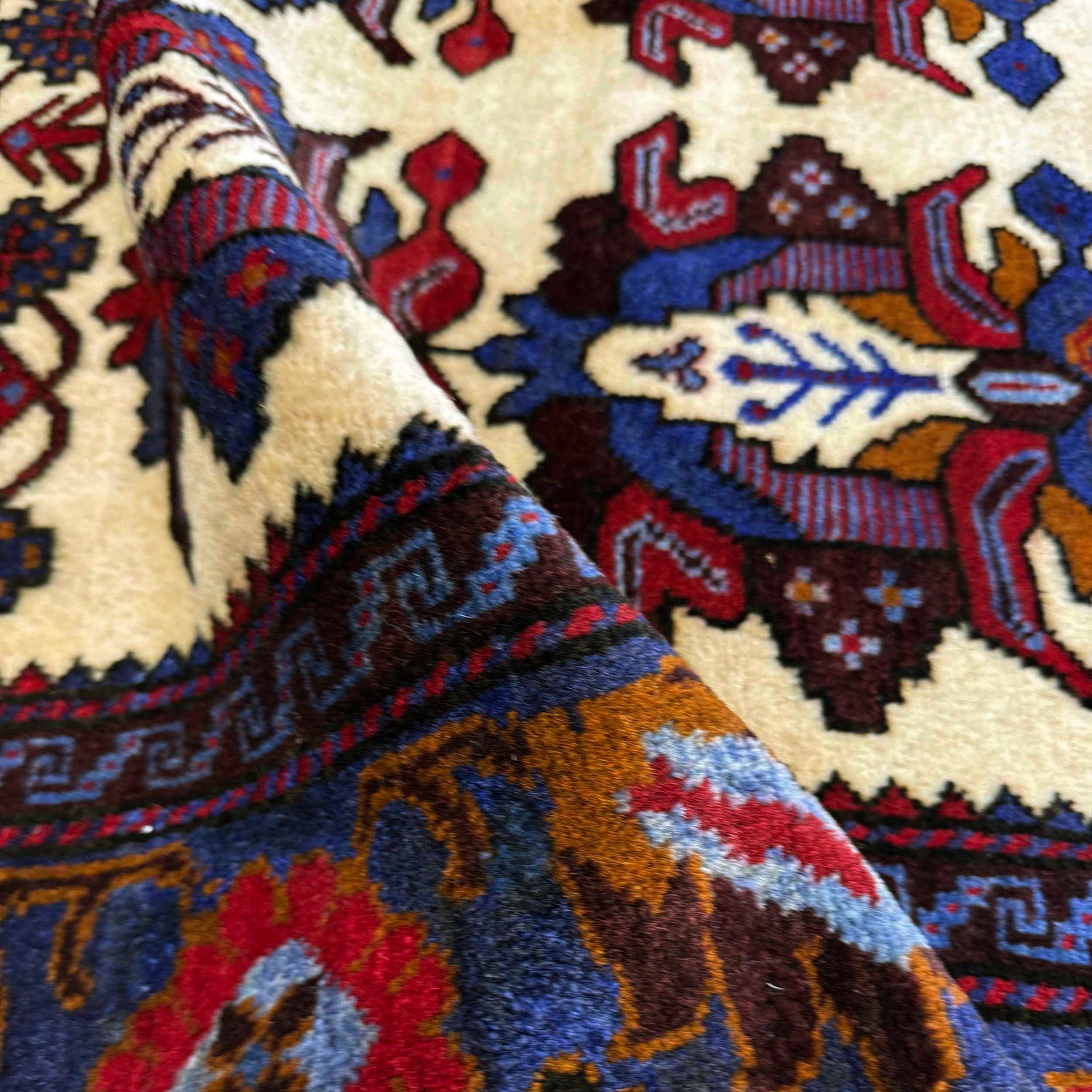 Traditional Baloch Rug 3' 7" x 4' 6" ft / 108 x 137 cm - No. Y39567