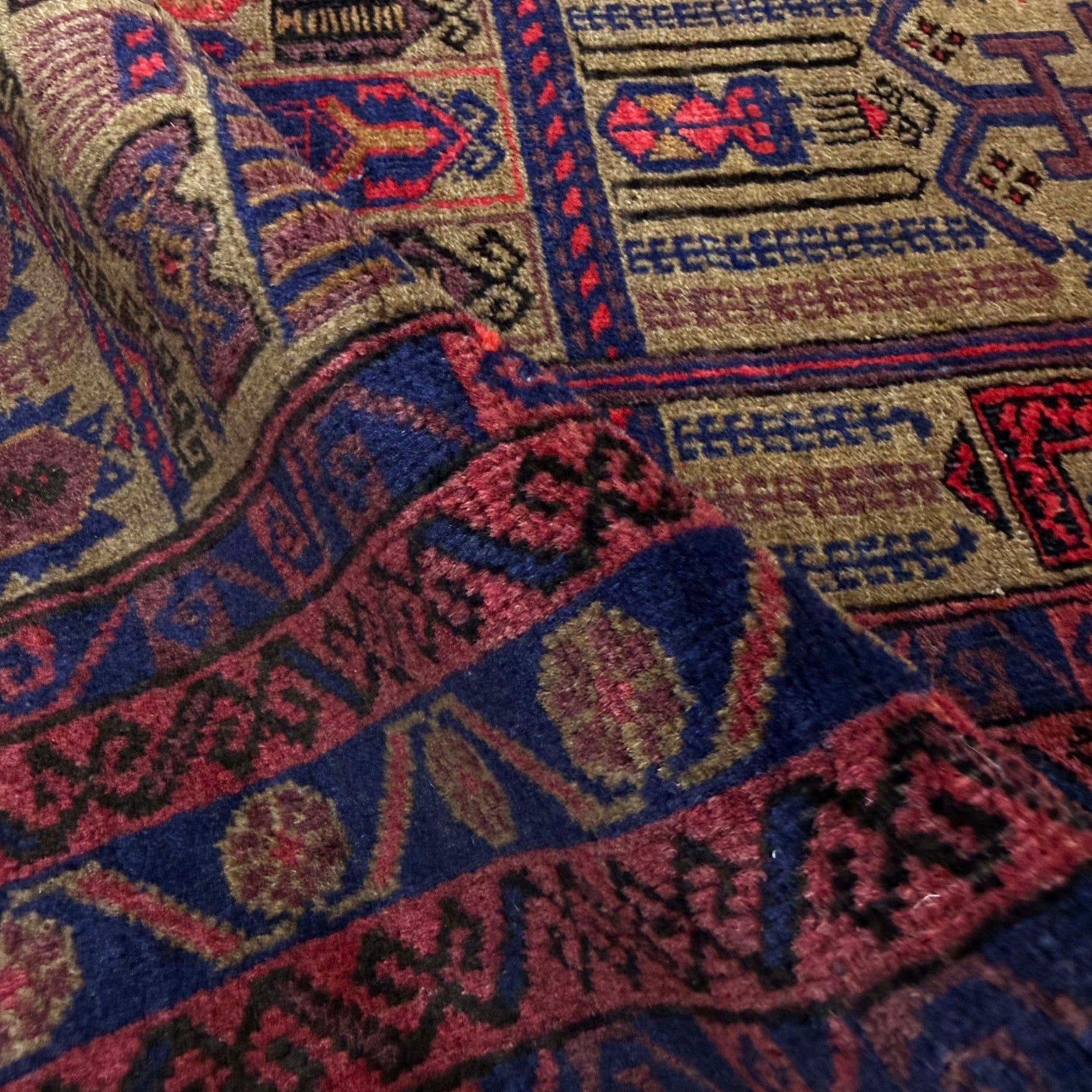 Islamic Prayer Carpet 2' 11" x 3' 9" ft / 88 x 115 cm - No. Y39577