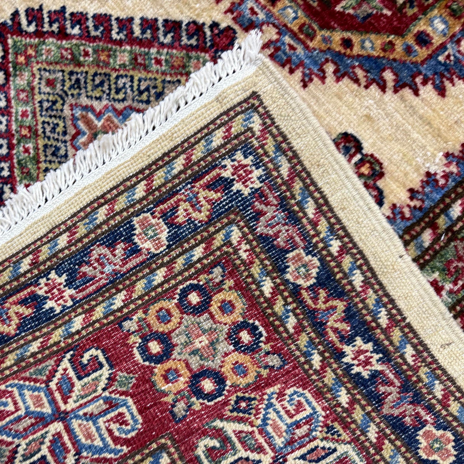 Supreme Kazak Carpet 5' 9" x 7' 8" ft / 174 x 233 cm - No. Y39589