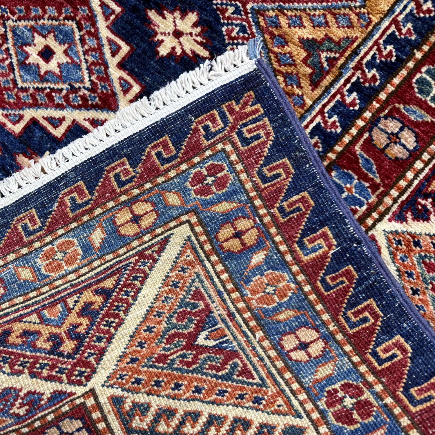 Premium Hand Knotted Kazak Rug 5' 5" x 7' 7" ft / 166 x 230 cm - No. Y39590